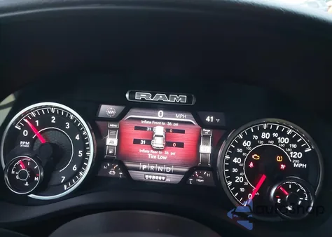 2024 Ram 1500 Big Horn 4X4 5'7 Box z USA, uszkodzony, nr VIN 1C6RRFFGXRN209273